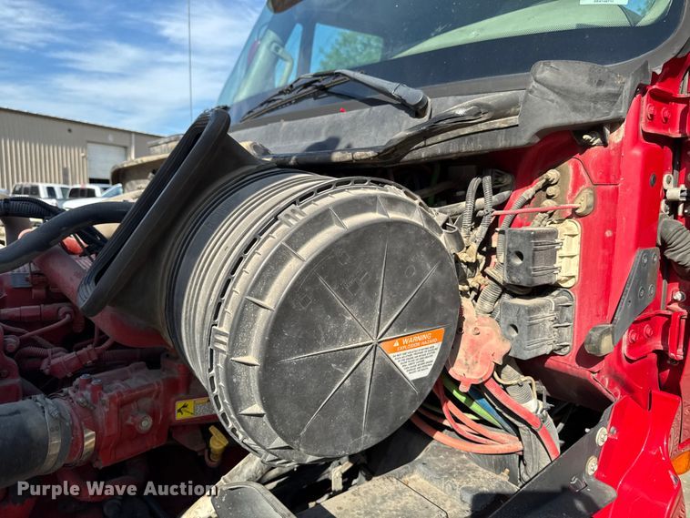 image for item FB5747 2015 International Prostar 122 semi truck