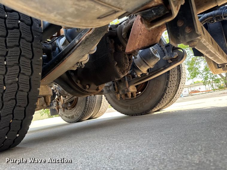 image for item FB5747 2015 International Prostar 122 semi truck