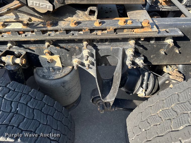 image for item FB5747 2015 International Prostar 122 semi truck