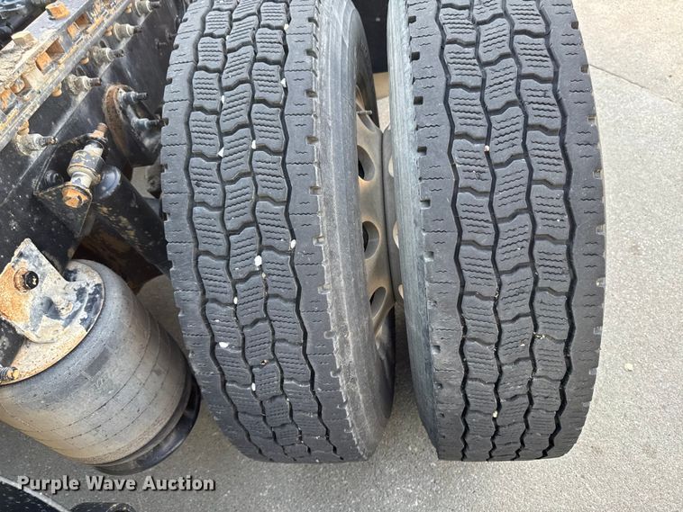 image for item FB5747 2015 International Prostar 122 semi truck