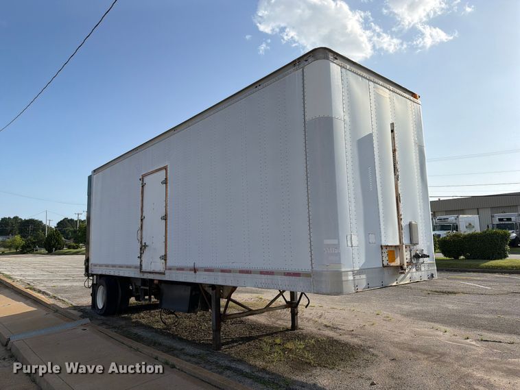 image for item FC0982 1999 Trailmobile dry van trailer