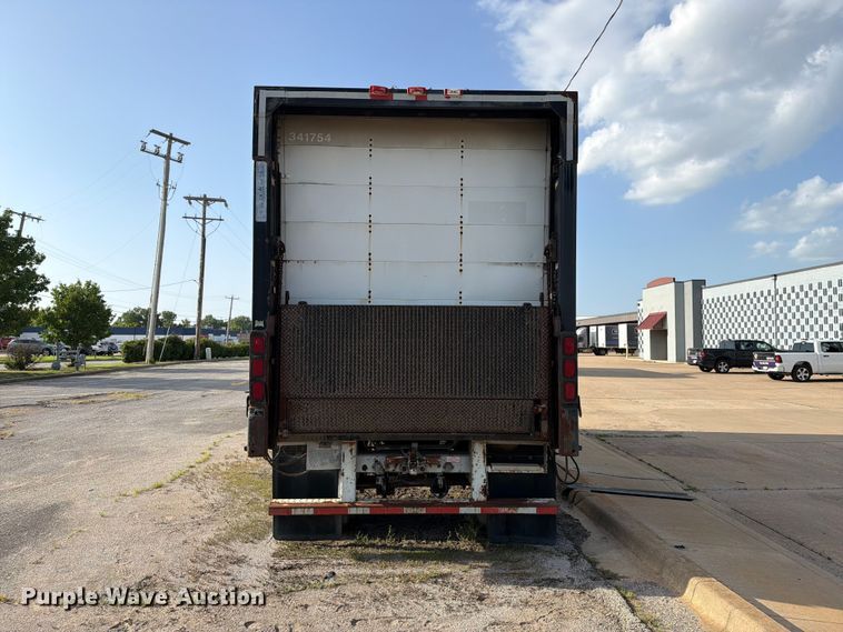 image for item FC0982 1999 Trailmobile dry van trailer