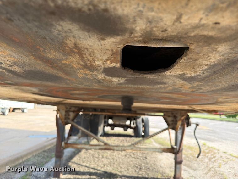 image for item FC0982 1999 Trailmobile dry van trailer