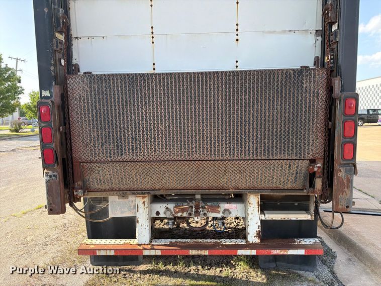 image for item FC0982 1999 Trailmobile dry van trailer