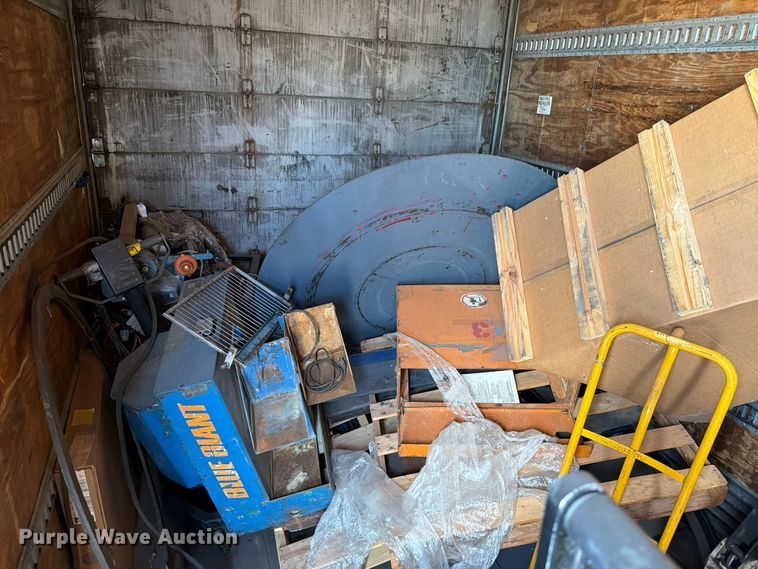 image for item FC0982 1999 Trailmobile dry van trailer