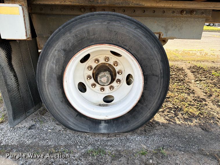 image for item FC0982 1999 Trailmobile dry van trailer