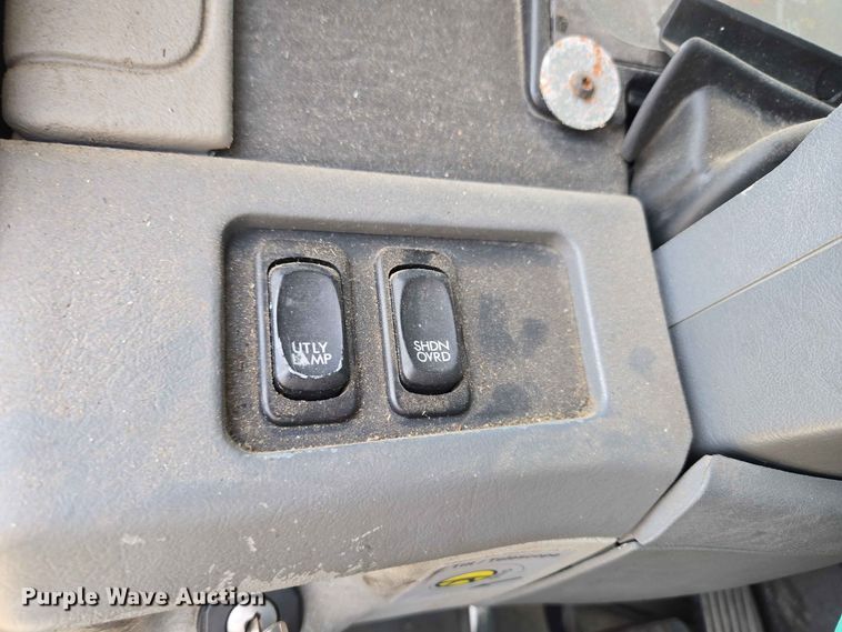 image for item FC0984 2003 Freightliner Columbia semi truck