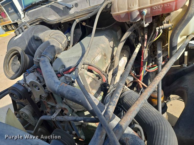 image for item FC0984 2003 Freightliner Columbia semi truck