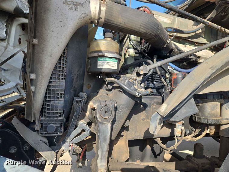 image for item FC0984 2003 Freightliner Columbia semi truck