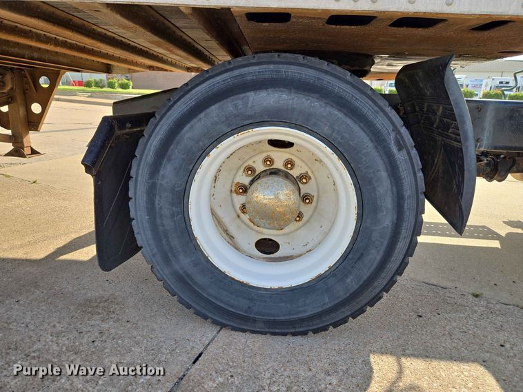 image for item FC0984 2003 Freightliner Columbia semi truck