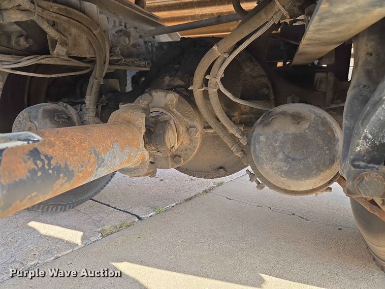 image for item FC0984 2003 Freightliner Columbia semi truck