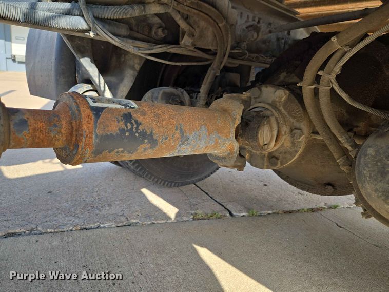 image for item FC0984 2003 Freightliner Columbia semi truck