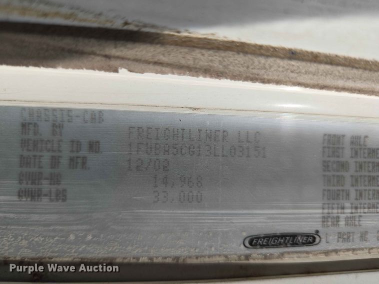 image for item FC0984 2003 Freightliner Columbia semi truck
