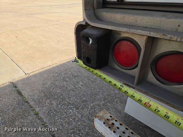 image for item FC0985 1998 Utility Trailer VS2DC dry van trailer