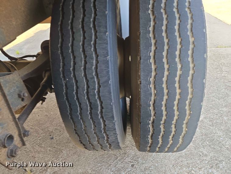 image for item FC0985 1998 Utility Trailer VS2DC dry van trailer