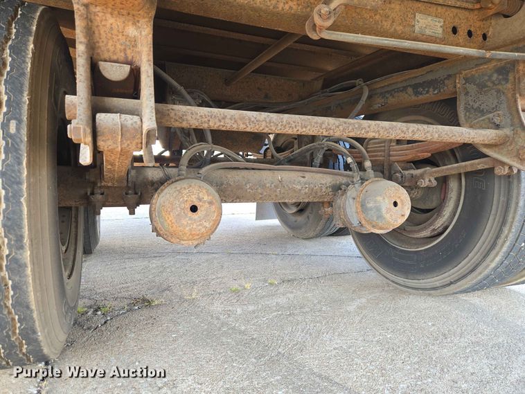 image for item FC0985 1998 Utility Trailer VS2DC dry van trailer