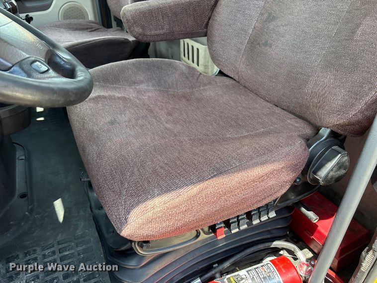 image for item FC1744 2015 Volvo VNL semi truck