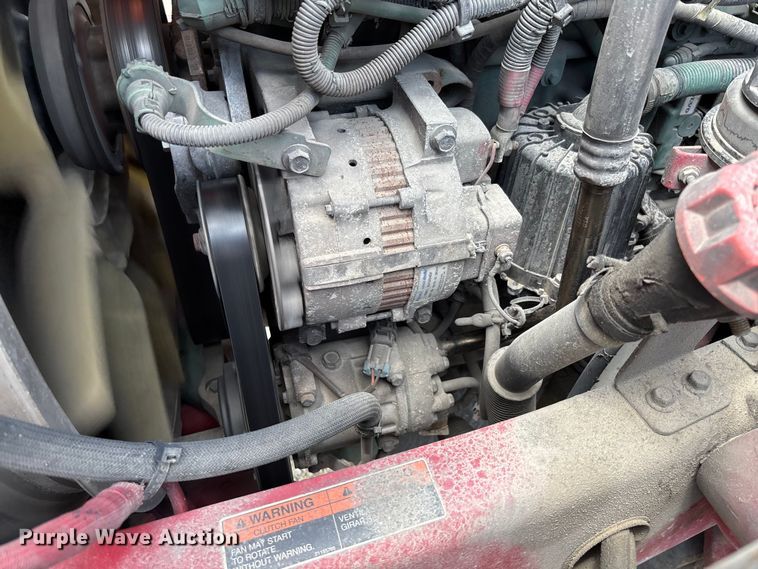 image for item FC1744 2015 Volvo VNL semi truck