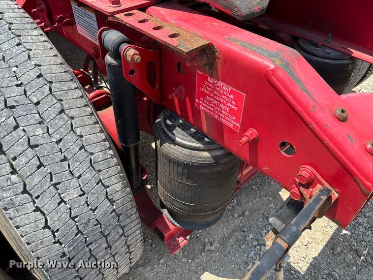 image for item FC1744 2015 Volvo VNL semi truck