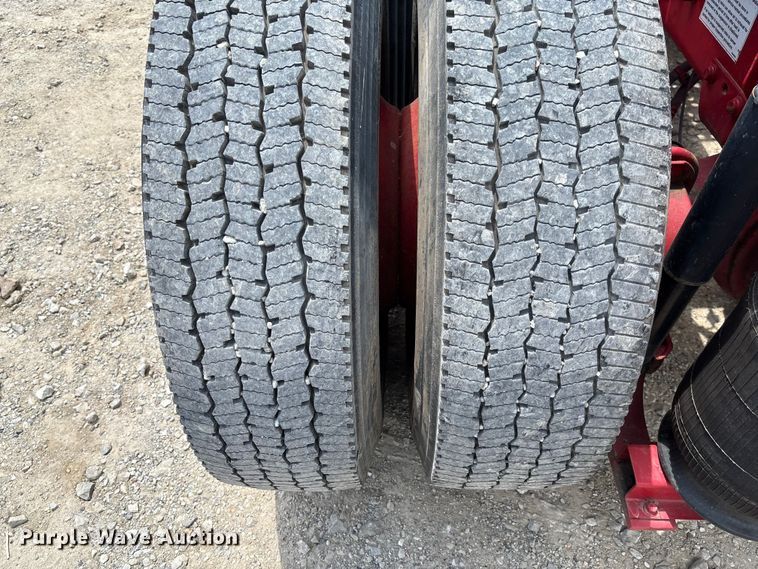 image for item FC1744 2015 Volvo VNL semi truck