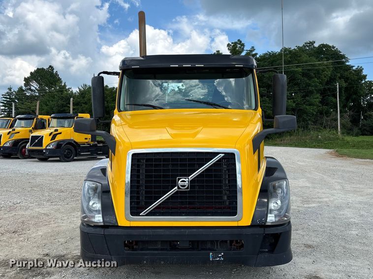 image for item FC1823 2016 Volvo VNL semi truck