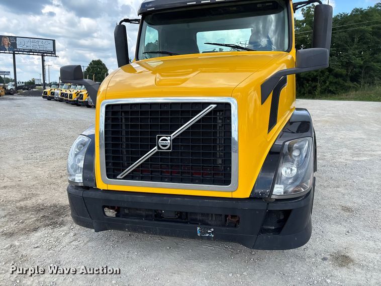 image for item FC1823 2016 Volvo VNL semi truck