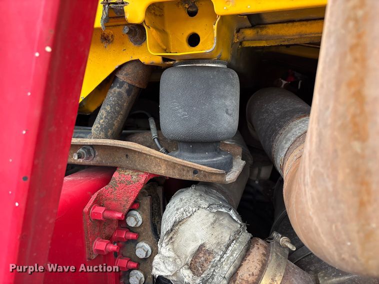 image for item FC1823 2016 Volvo VNL semi truck
