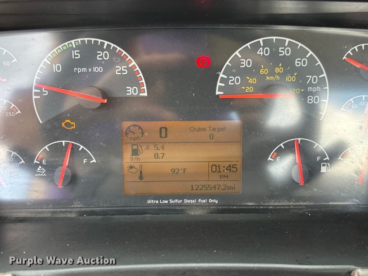 image for item FC1823 2016 Volvo VNL semi truck