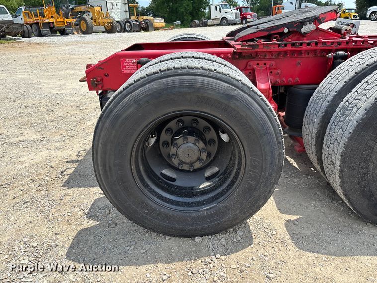 image for item FC1823 2016 Volvo VNL semi truck