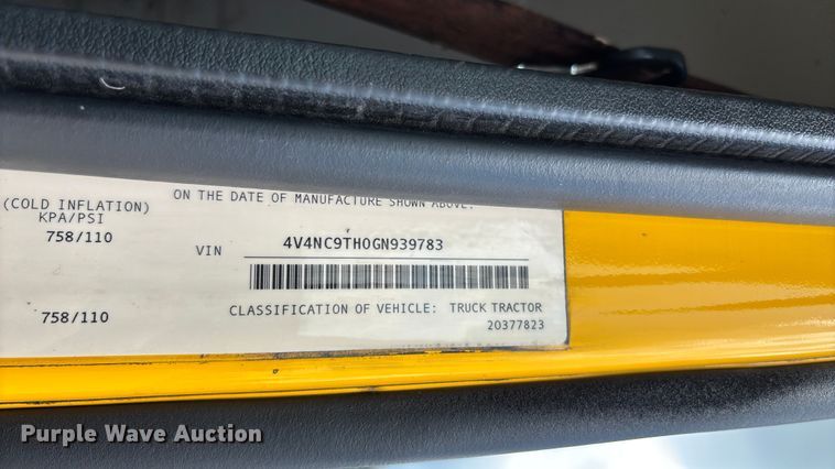 image for item FC1823 2016 Volvo VNL semi truck
