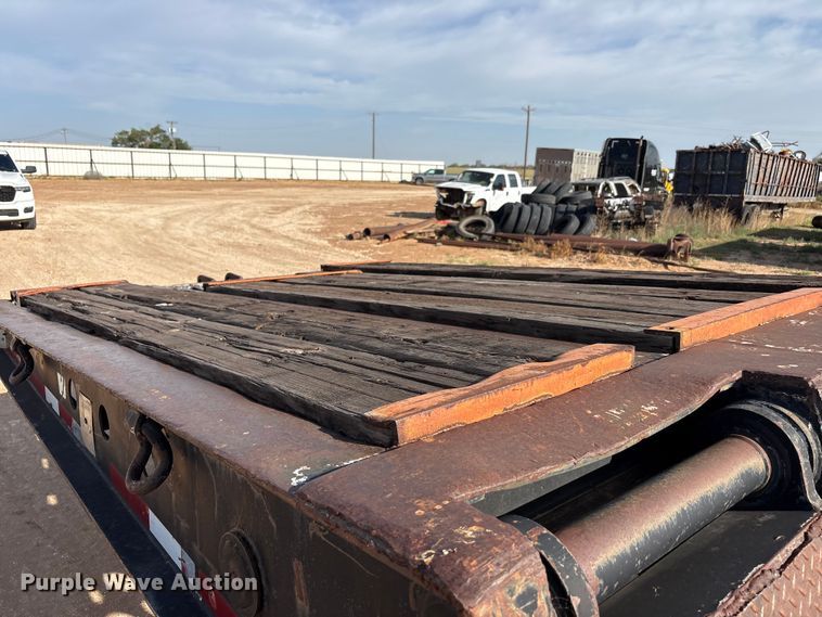 image for item FC2471 2000 Fontaine Specialized Inc 503MFD lowboy equipment trailer