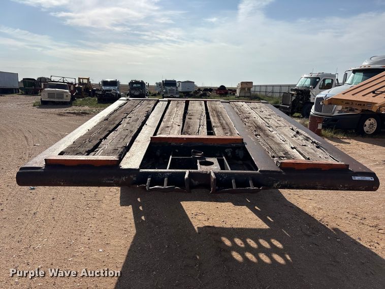 image for item FC2471 2000 Fontaine Specialized Inc 503MFD lowboy equipment trailer
