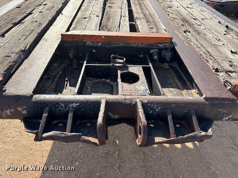 image for item FC2471 2000 Fontaine Specialized Inc 503MFD lowboy equipment trailer