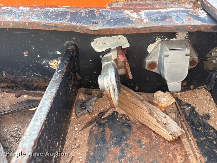 image for item FC2471 2000 Fontaine Specialized Inc 503MFD lowboy equipment trailer