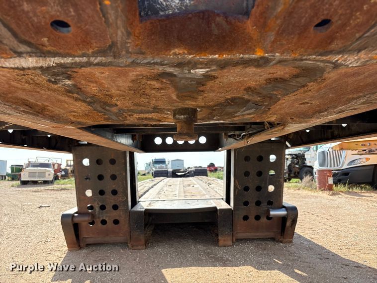image for item FC2471 2000 Fontaine Specialized Inc 503MFD lowboy equipment trailer
