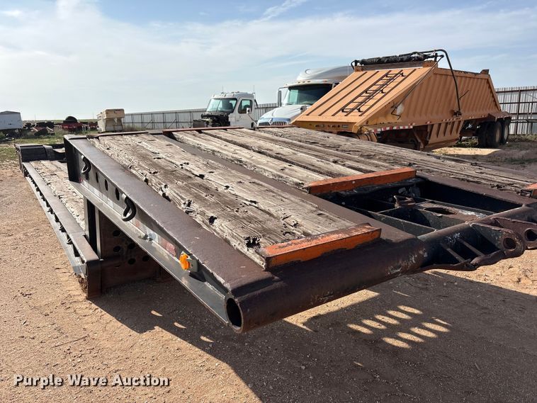 image for item FC2471 2000 Fontaine Specialized Inc 503MFD lowboy equipment trailer