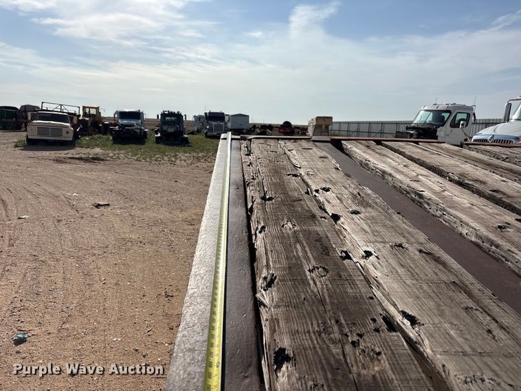 image for item FC2471 2000 Fontaine Specialized Inc 503MFD lowboy equipment trailer