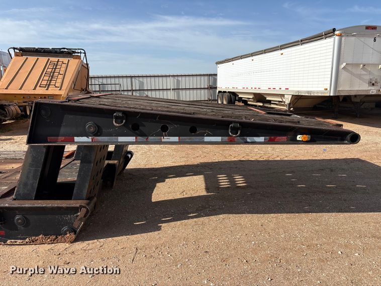 image for item FC2471 2000 Fontaine Specialized Inc 503MFD lowboy equipment trailer