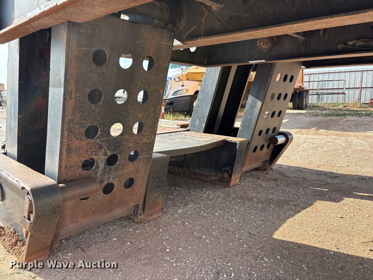 image for item FC2471 2000 Fontaine Specialized Inc 503MFD lowboy equipment trailer