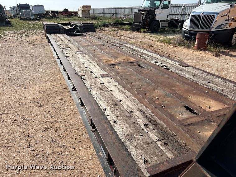 image for item FC2471 2000 Fontaine Specialized Inc 503MFD lowboy equipment trailer