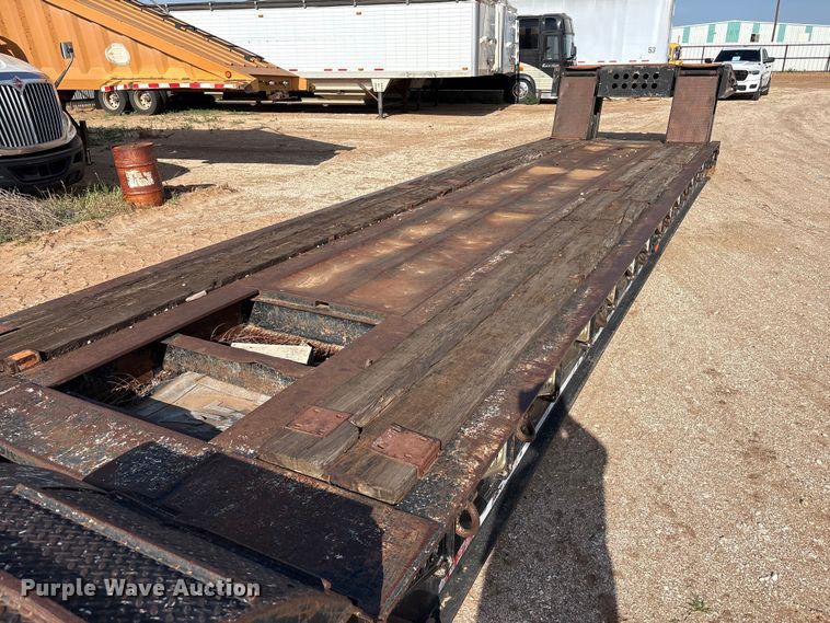 image for item FC2471 2000 Fontaine Specialized Inc 503MFD lowboy equipment trailer