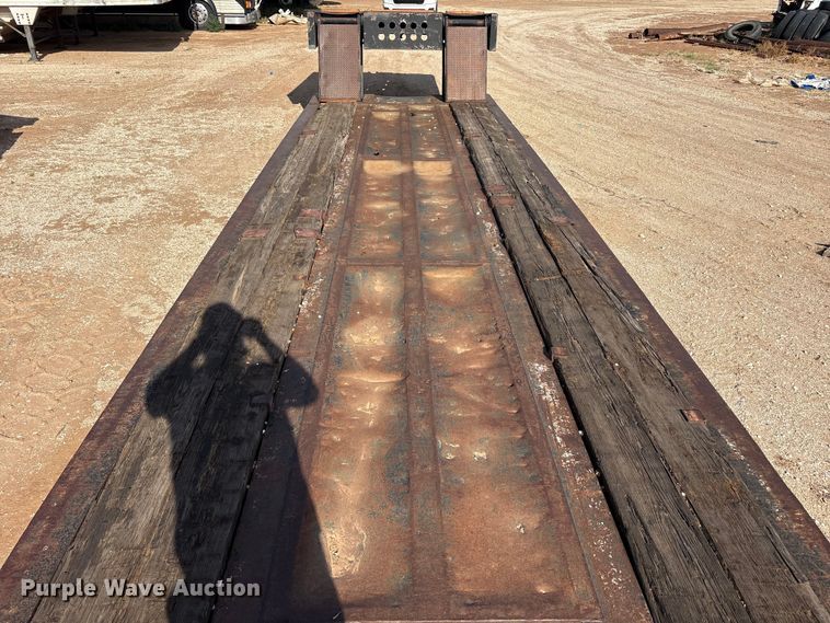 image for item FC2471 2000 Fontaine Specialized Inc 503MFD lowboy equipment trailer