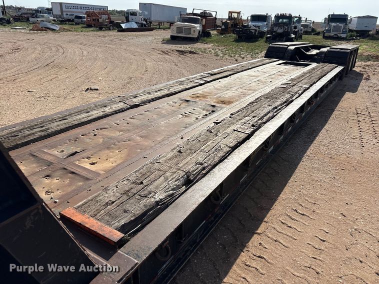 image for item FC2471 2000 Fontaine Specialized Inc 503MFD lowboy equipment trailer