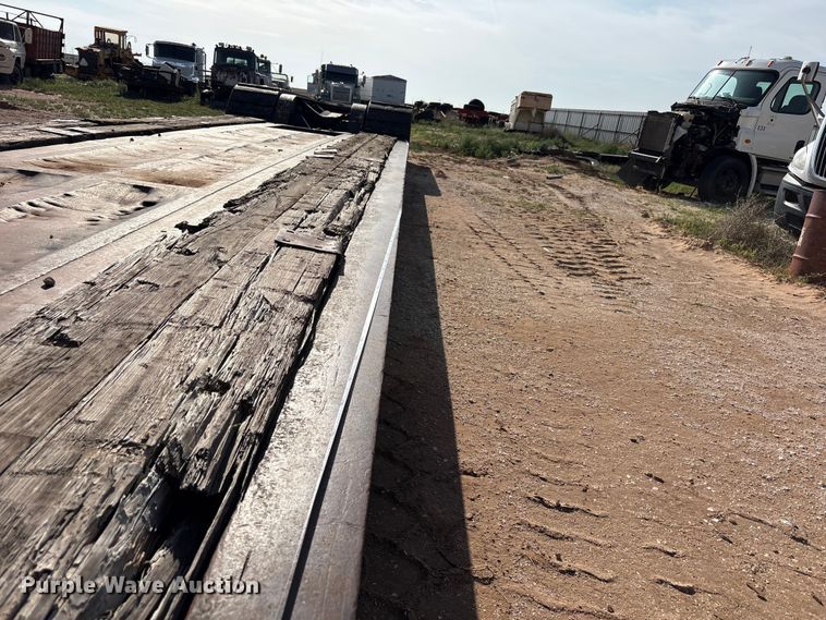 image for item FC2471 2000 Fontaine Specialized Inc 503MFD lowboy equipment trailer