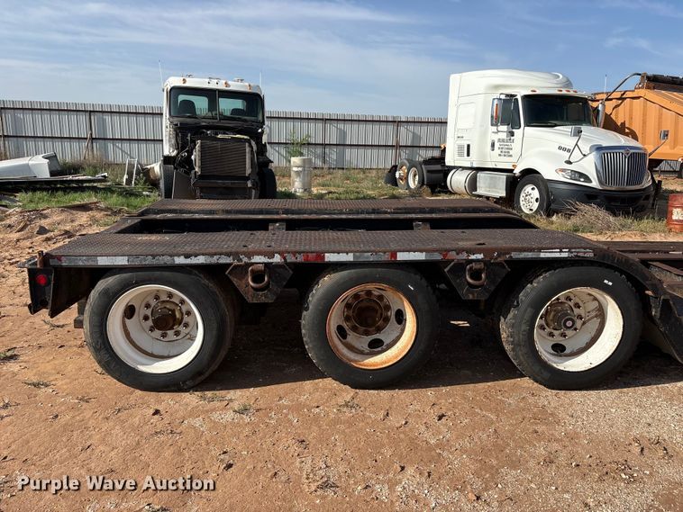 image for item FC2471 2000 Fontaine Specialized Inc 503MFD lowboy equipment trailer