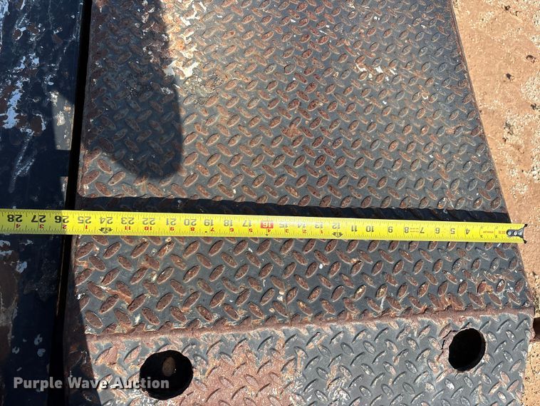 image for item FC2471 2000 Fontaine Specialized Inc 503MFD lowboy equipment trailer
