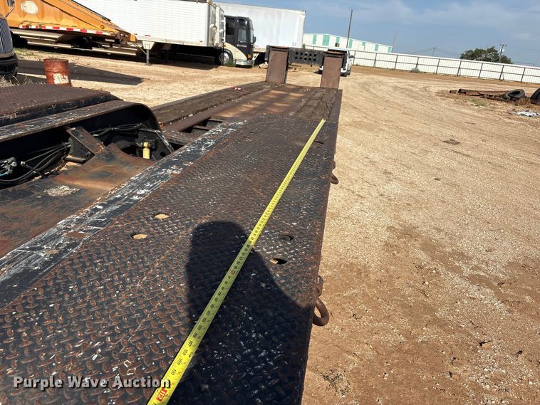 image for item FC2471 2000 Fontaine Specialized Inc 503MFD lowboy equipment trailer