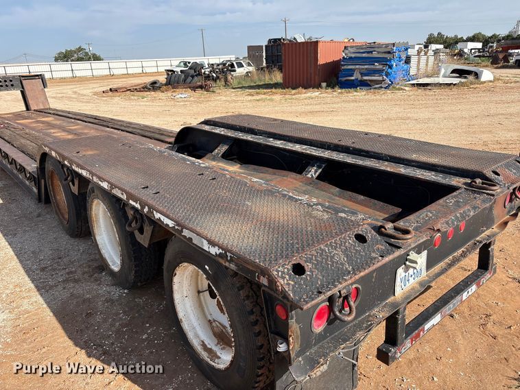 image for item FC2471 2000 Fontaine Specialized Inc 503MFD lowboy equipment trailer