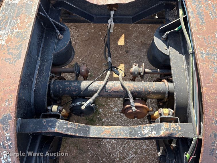 image for item FC2471 2000 Fontaine Specialized Inc 503MFD lowboy equipment trailer