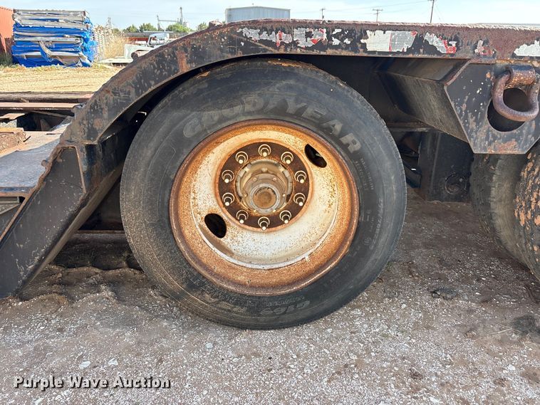 image for item FC2471 2000 Fontaine Specialized Inc 503MFD lowboy equipment trailer